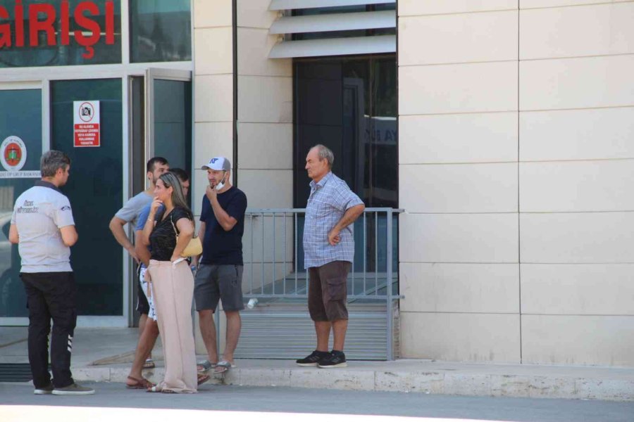 Kız Kardeşini Darp Eden Şahsı 15 Bıçak Darbesiyle Öldürdü