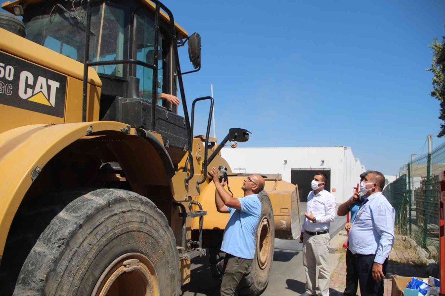 Antalya’da Plastik İnşaat Malzemeleri Üreten Fabrikadaki Yangın Korkuttu