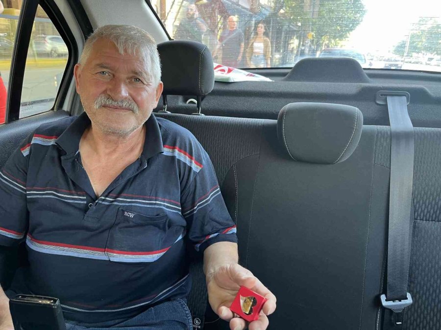 Kaybedilmiş Altınları Sahibine Ulaştırmak İçin Bir Ay Boyunca Uğraş Verdi