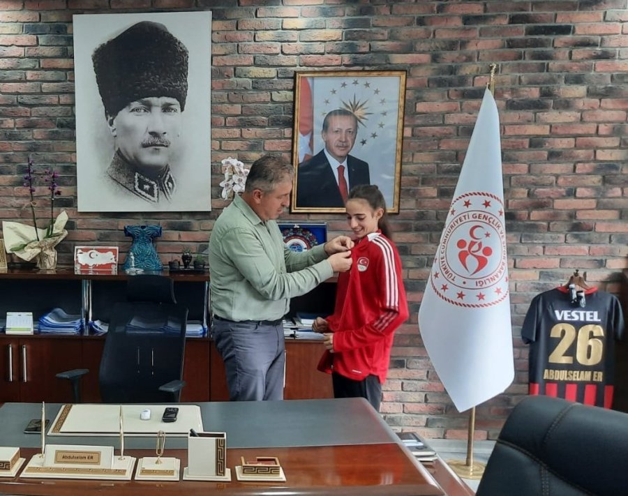 İl Müdürü Er, Avrupa Şampiyonası’nda Türkiye Rekorunu Kıran Milli Sporcuyu Ağırladı