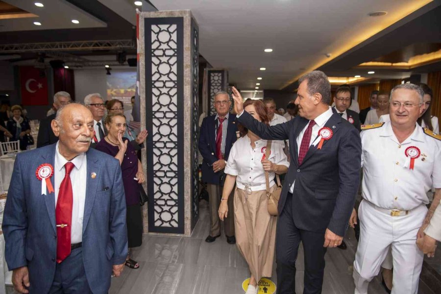 Seçer, Şehit Aileleri Ve Gazilerle Bir Araya Geldi