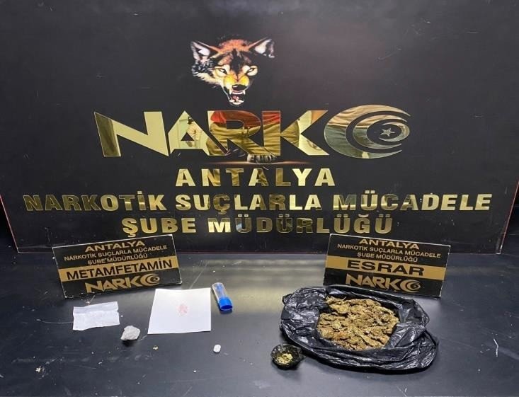 Antalya Polisi, Uyuşturucu Tacirlerine Bayram Yaptırmadı