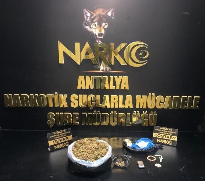 Antalya Polisi, Uyuşturucu Tacirlerine Bayram Yaptırmadı