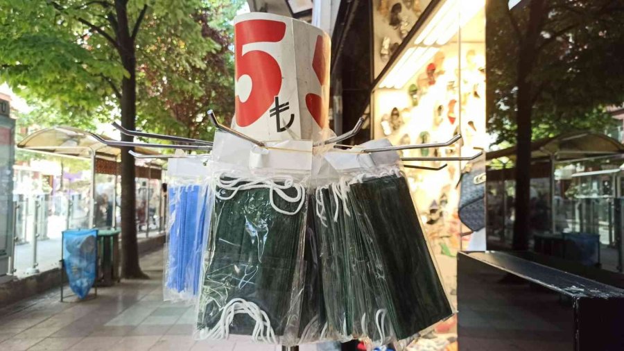 Vakalar Tırmanınca Maske Satışları Önemli Ölçüde Arttı