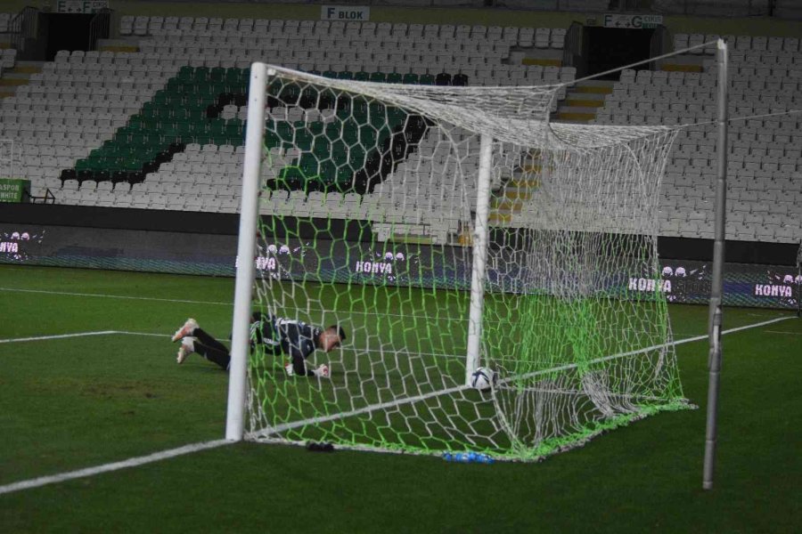 Uefa Konferans Ligi: Bate Borisov: 0 - Konyaspor: 1 (ilk Yarı)