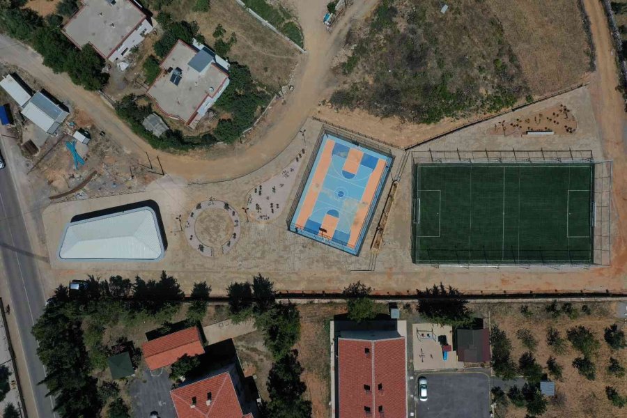 Güzelbağ Spor Alanı Açılış İçin Gün Sayıyor