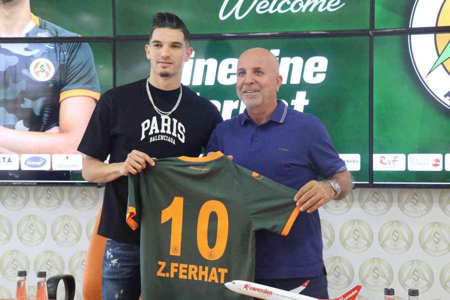 Alanyaspor, Zinedine Ferhat’ı 2 Yıllığına Renklerine Bağladı