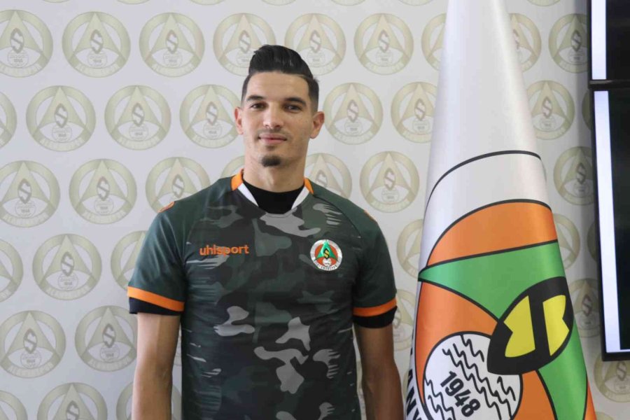 Alanyaspor, Zinedine Ferhat’ı 2 Yıllığına Renklerine Bağladı