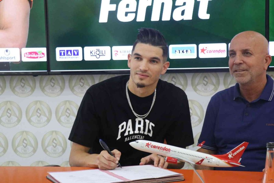 Alanyaspor, Zinedine Ferhat’ı 2 Yıllığına Renklerine Bağladı