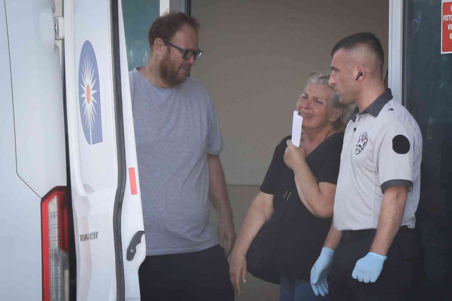 Katliam Gibi Kazada Hayatını Kaybeden 3 Kadının Cenazesi Alındı, Yakınları Gözyaşlarına Boğuldu