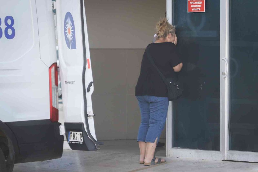 Katliam Gibi Kazada Hayatını Kaybeden 3 Kadının Cenazesi Alındı, Yakınları Gözyaşlarına Boğuldu