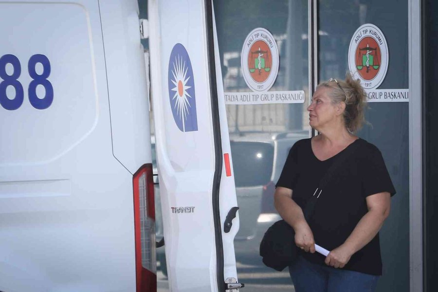 Katliam Gibi Kazada Hayatını Kaybeden 3 Kadının Cenazesi Alındı, Yakınları Gözyaşlarına Boğuldu