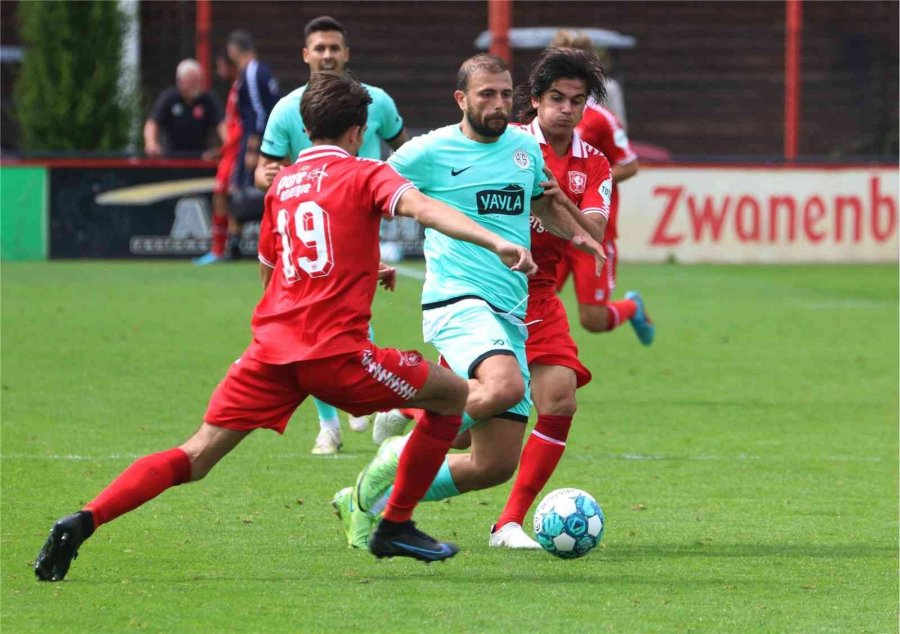 Antalyaspor, Hazırlık Maçında Twente’yi 3-1 Yendi