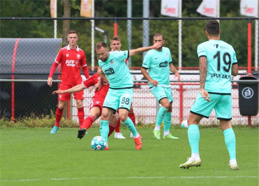 Antalyaspor, Hazırlık Maçında Twente’yi 3-1 Yendi