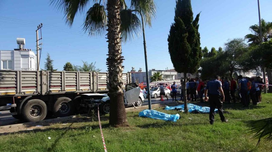 Tıra Arkadan Otomobille Çarpan 3 Genç Hayatını Kaybetti