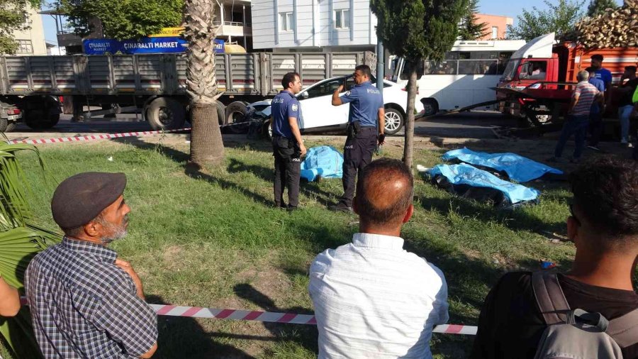 Tıra Arkadan Otomobille Çarpan 3 Genç Hayatını Kaybetti