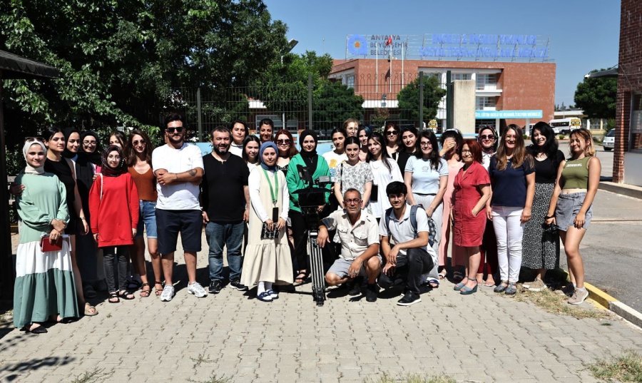 “kadının Gözüyle Sinemanın Gücüyle” Sloganı İle Kamera Arkasına Geçtiler