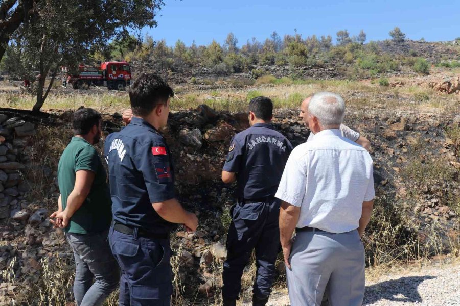 Tarladan Makilik Alana Sıçrayan Yangın Ormana Ulaşmadan Söndürüldü