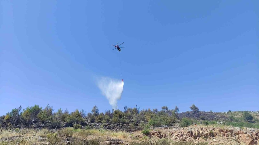 Tarladan Makilik Alana Sıçrayan Yangın Ormana Ulaşmadan Söndürüldü