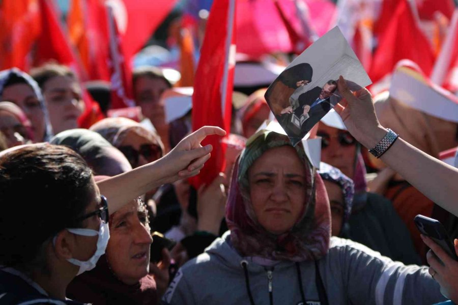 Erdoğan’ın 2016 Yılında Evine Gittiği Genç Kız 6 Yıl Sonra Yine Alanda