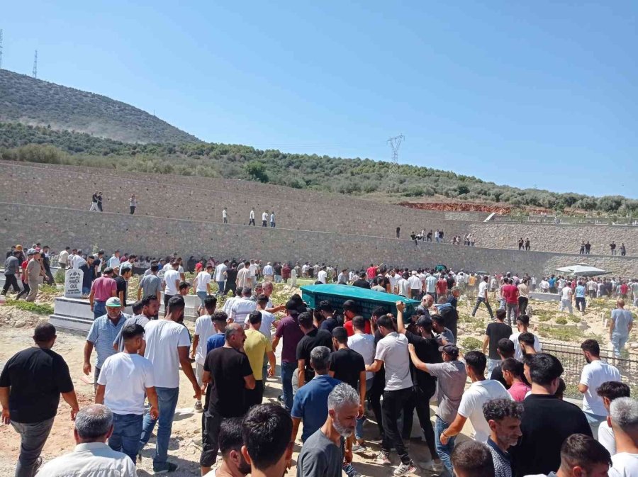 Kazada Hayatını Kaybeden Gençlerden Birinin Yarın Düğünü Olduğu Ortaya Çıktı