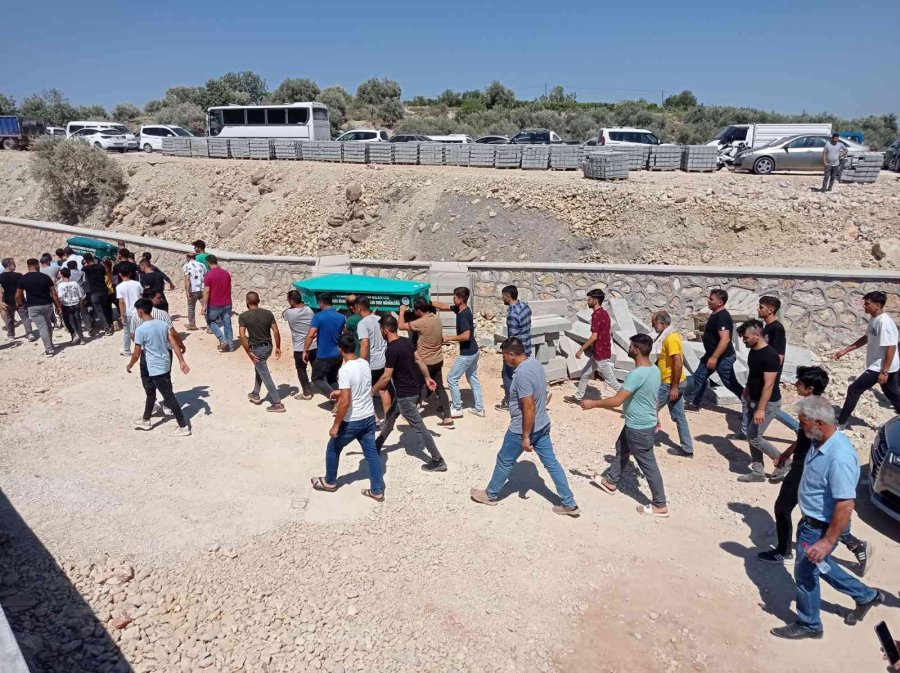 Kazada Hayatını Kaybeden Gençlerden Birinin Yarın Düğünü Olduğu Ortaya Çıktı