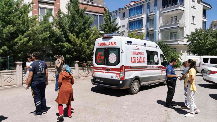 Zihinsel Engelli Gencin Çıkardığı Yangında Anne Ve Babası Yaralandı