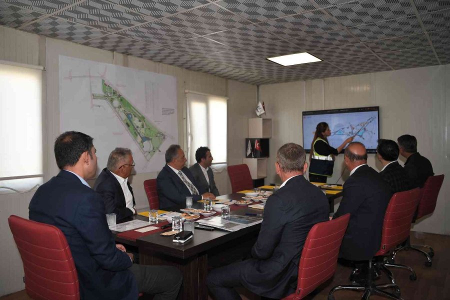 Bakan Kurum İle Başkan Büyükkılıç’tan Millet Bahçesi’nde İnceleme