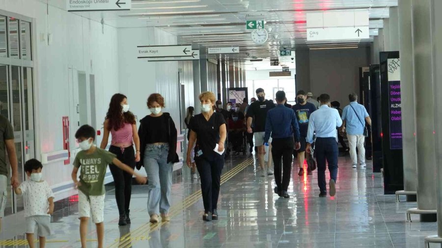 Mersin Şehir Hastanesi Yeni Dalgaya Hazır