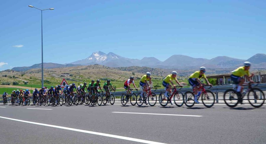 Uluslararası Bisiklet Yarışları’nda Pedal Sesleri Kayseri Erciyes’te Yankılandı