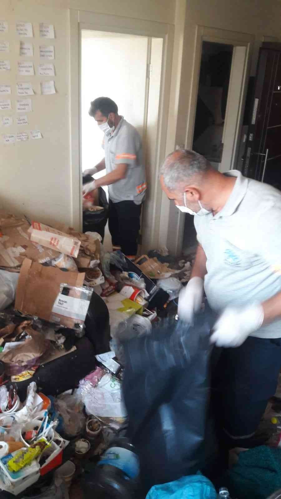 Çöp Evde Kilitli Bulunan Çocuk Sosyal Hizmetlere Teslim Edildi