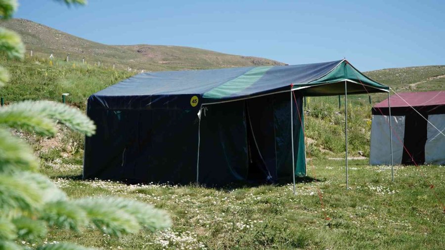 2 Bin 200 Metre Rakımda Sağlık Kampı