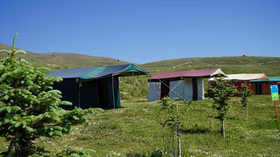2 Bin 200 Metre Rakımda Sağlık Kampı