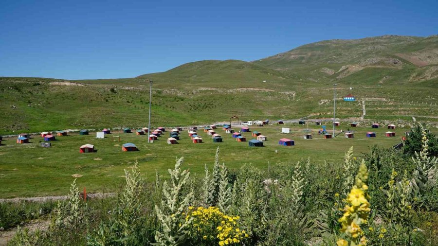 2 Bin 200 Metre Rakımda Sağlık Kampı