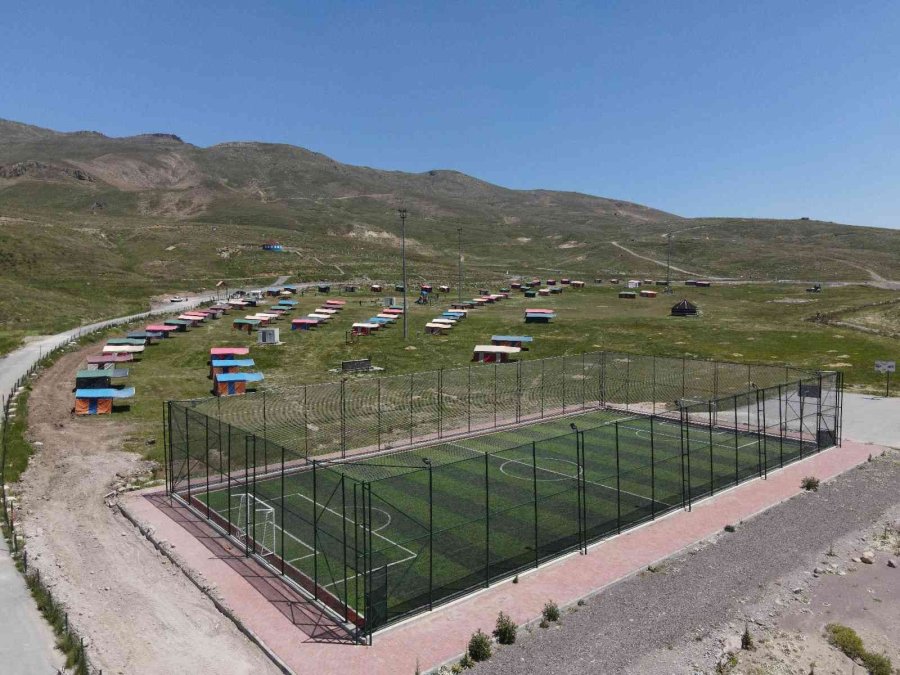 2 Bin 200 Metre Rakımda Sağlık Kampı