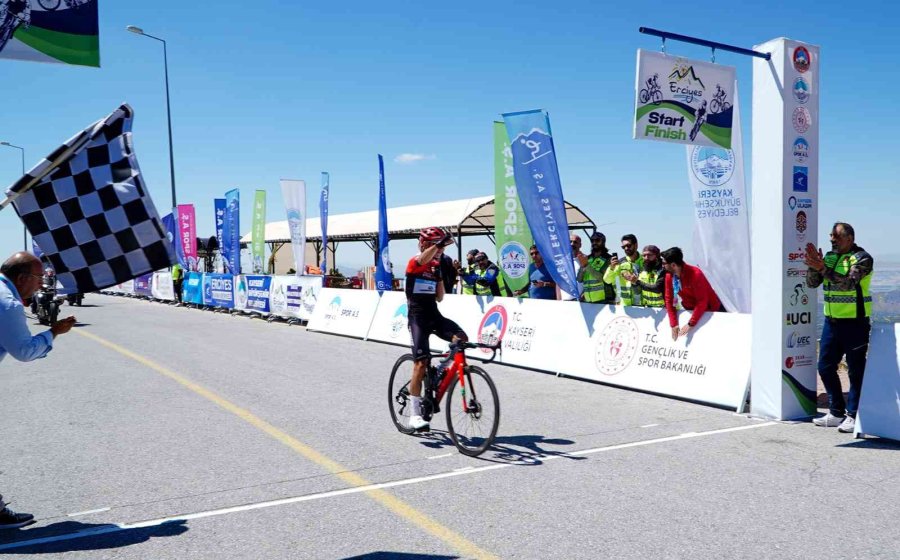 Uluslararası Bisiklet Yarışları’nda Pedal Sesleri Kayseri Erciyes’te Yankılandı