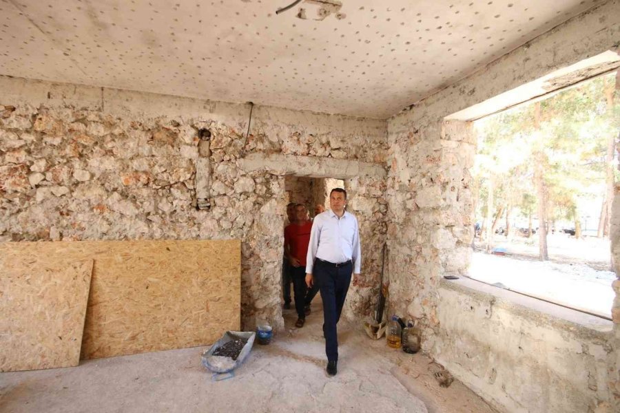 Kaş’taki Yarım Asırlık Okul Yeniden Hayat Buluyor