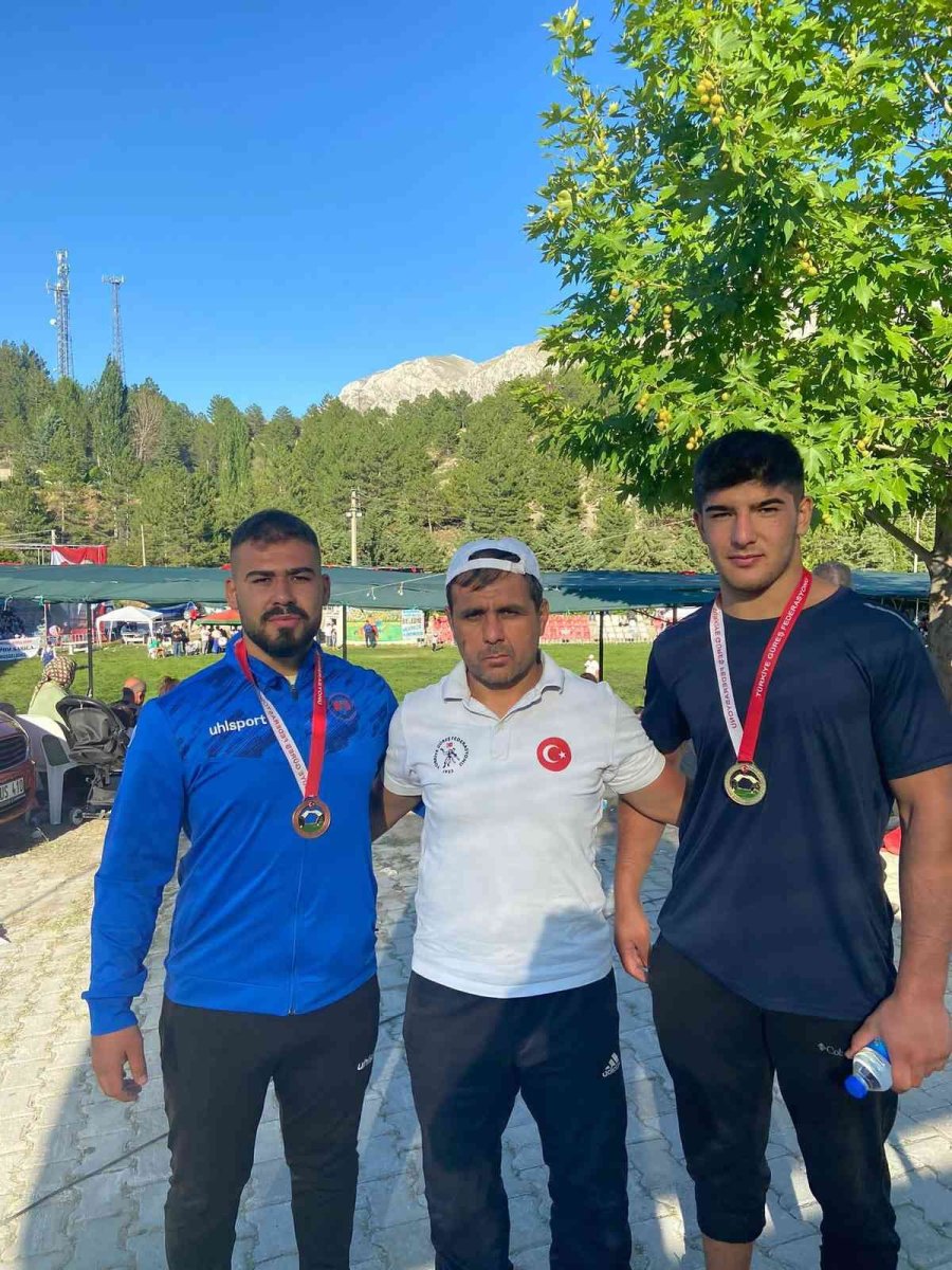 Döşemealtı Sporcuları Kürsülere Ambargo Koydu