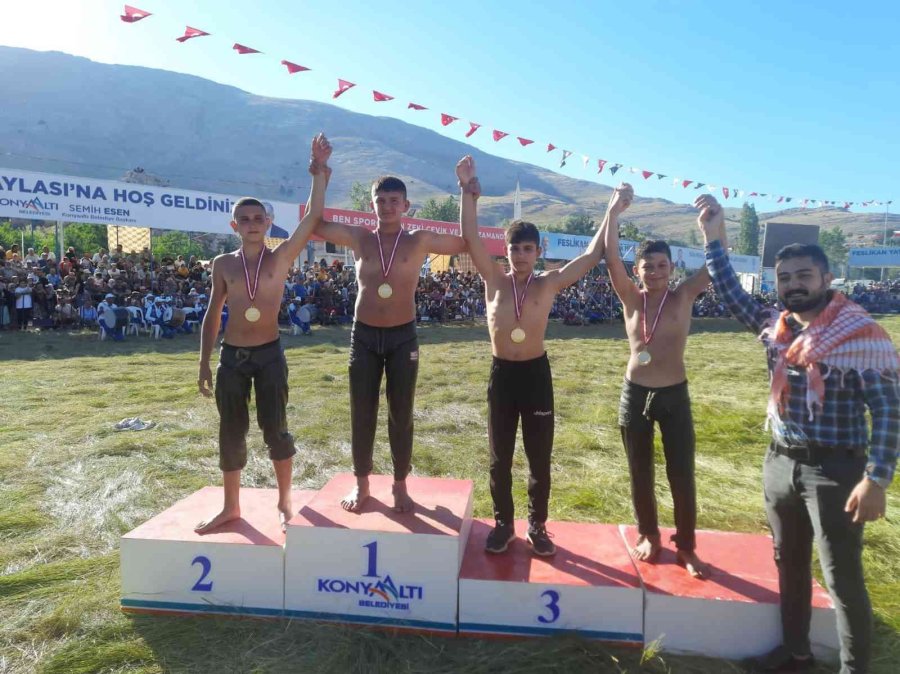 Döşemealtı Sporcuları Kürsülere Ambargo Koydu