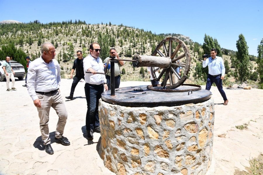 Vali Pehlivan, Arslanköy’de Temaslarda Bulundu