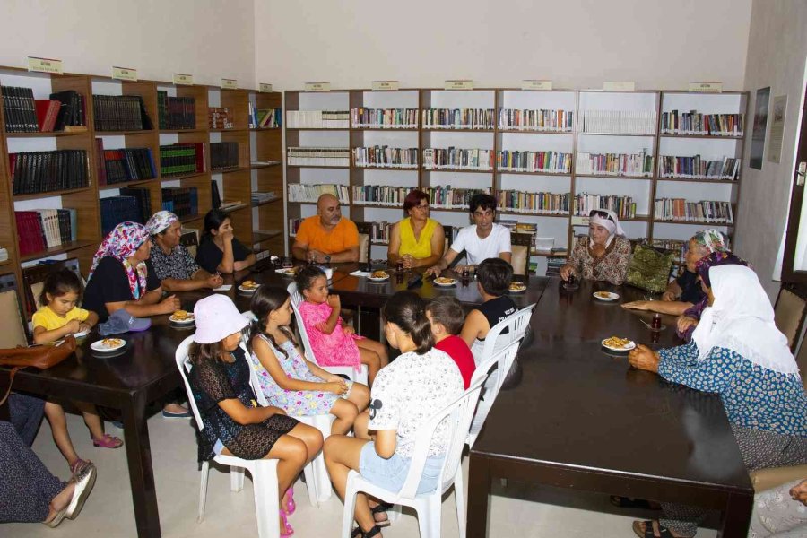 Çilek Tarlasından Tiyatro Sahnesine