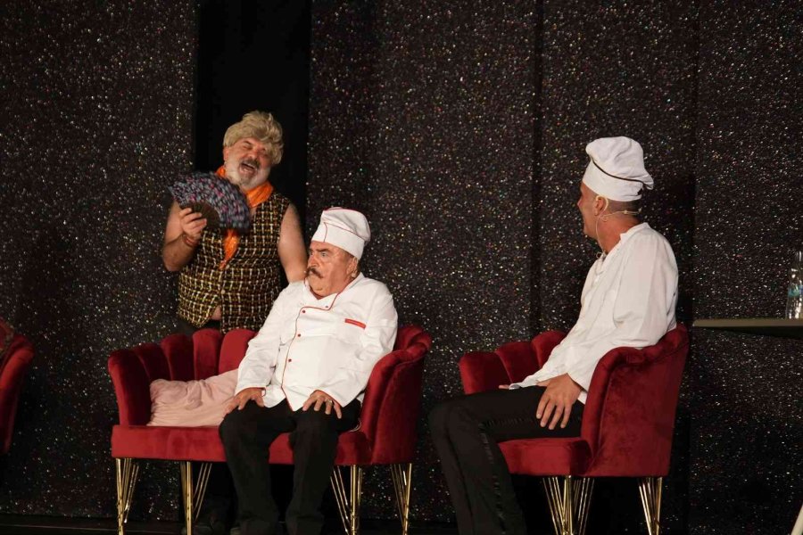 Tarsus’ta ’tiyatro Akşamları’ Sürüyor