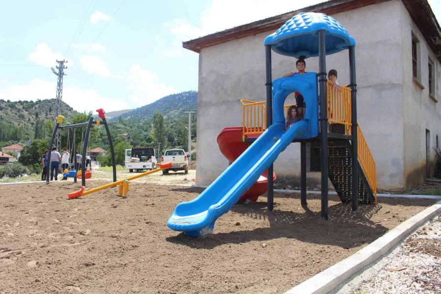 İlçelere Yeni Oyun Parkları Kazandırılıyor