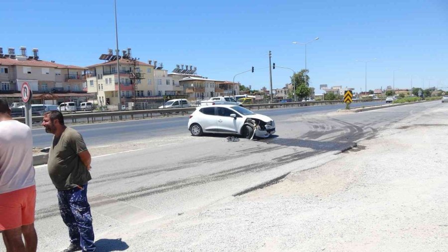 Otomobilin Kendine Doğru Geldiğini Gördü Motosikletten İnip Kaçarak Yaralanmaktan Kurtuldu