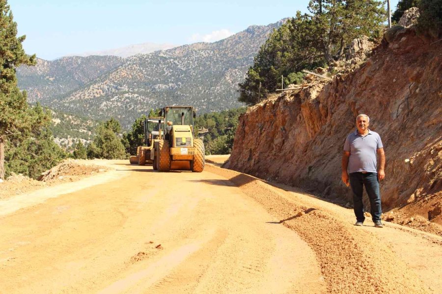 Elmalı Yuva Mahallesi Yayla Yolunda Yenileme Çalışmaları Tamamlanıyor