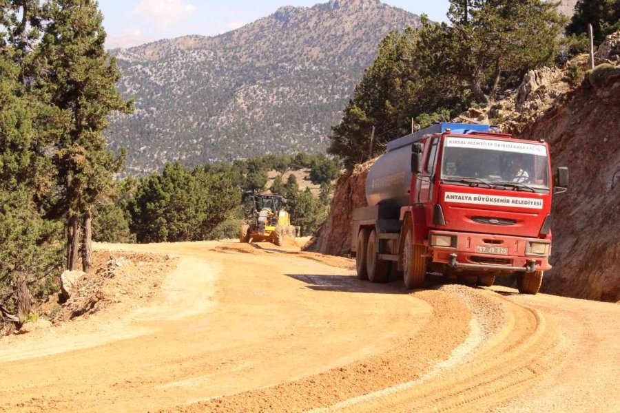 Elmalı Yuva Mahallesi Yayla Yolunda Yenileme Çalışmaları Tamamlanıyor