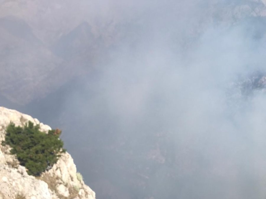 Mersin’deki Orman Yangını Kontrol Altına Alınmaya Çalışılıyor
