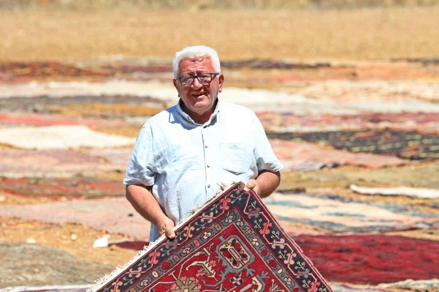 Antalya’da Tarlalarda Milyonluk ’organik Halı’ Nöbeti