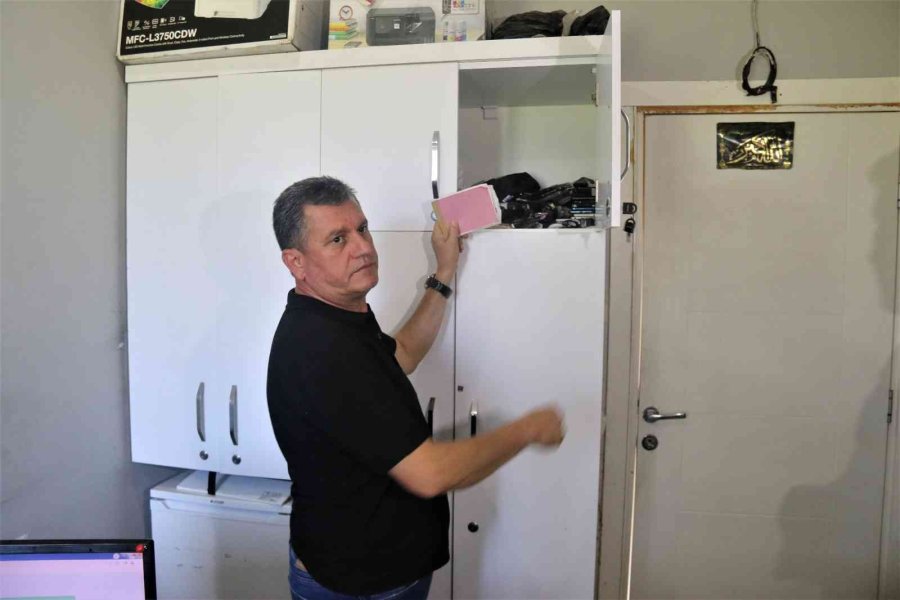 Rus Turist Takside Unuttuğu Telefona Bir Saat İçinde Ulaştı