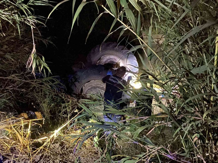 Traktör İle Dereye Uçan Sürücü Hayatını Kaybetti